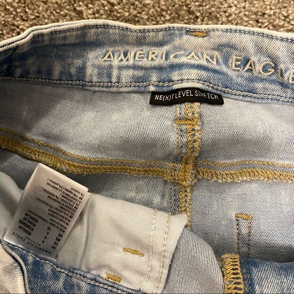 AMERICAN EAGLE 🌸 NEXT LEVEL STRETCH LIGHT WASH, HIGH WAISTED JEANS SIZE 6 - Picture 5 of 6